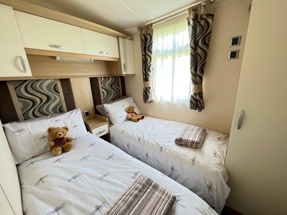 Dragonfly Lodge South Cerney Zewnętrze zdjęcie
