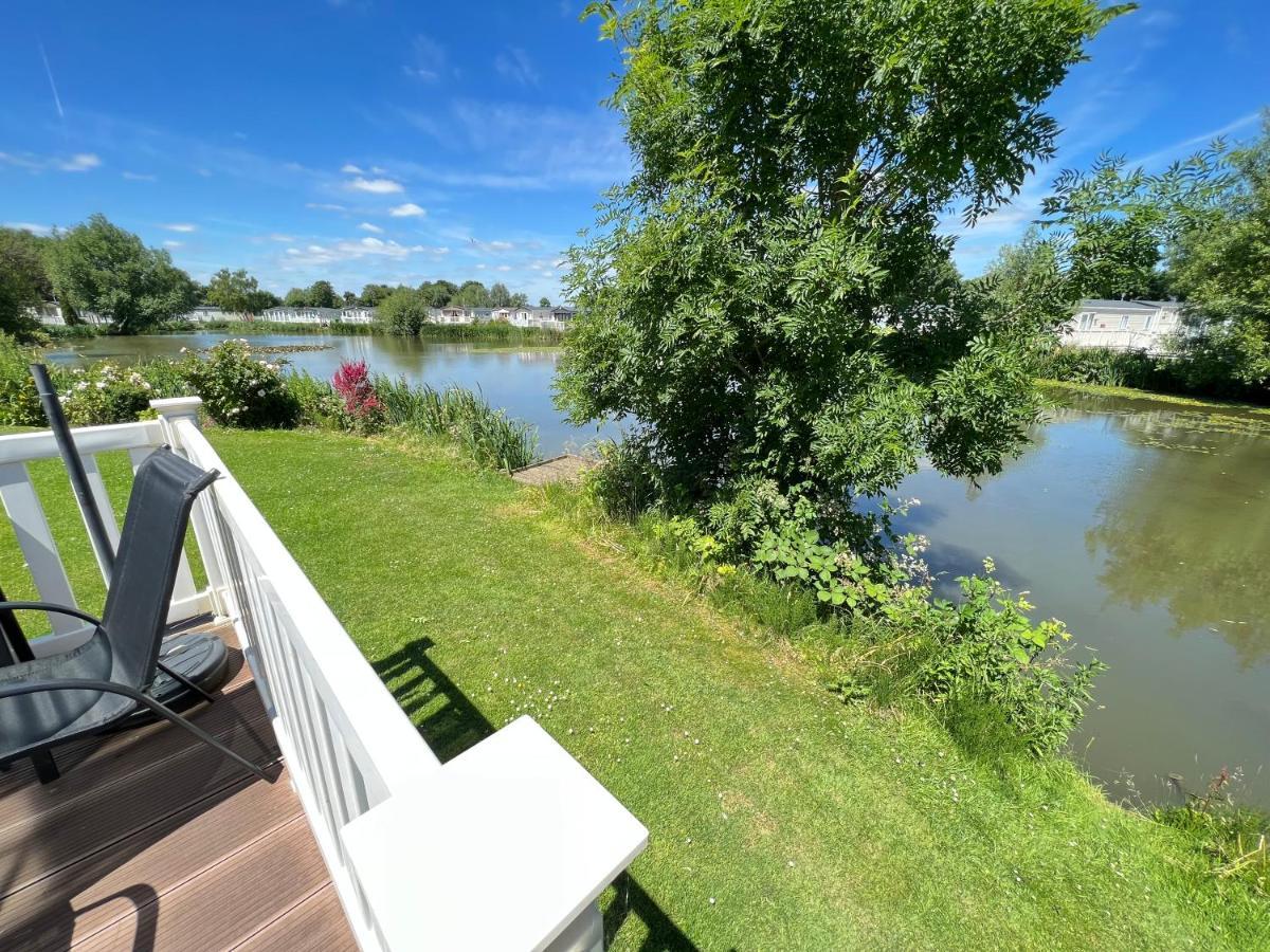 Dragonfly Lodge South Cerney Zewnętrze zdjęcie