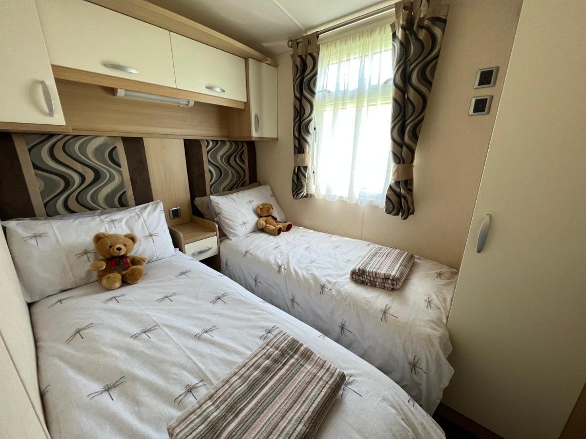 Dragonfly Lodge South Cerney Zewnętrze zdjęcie