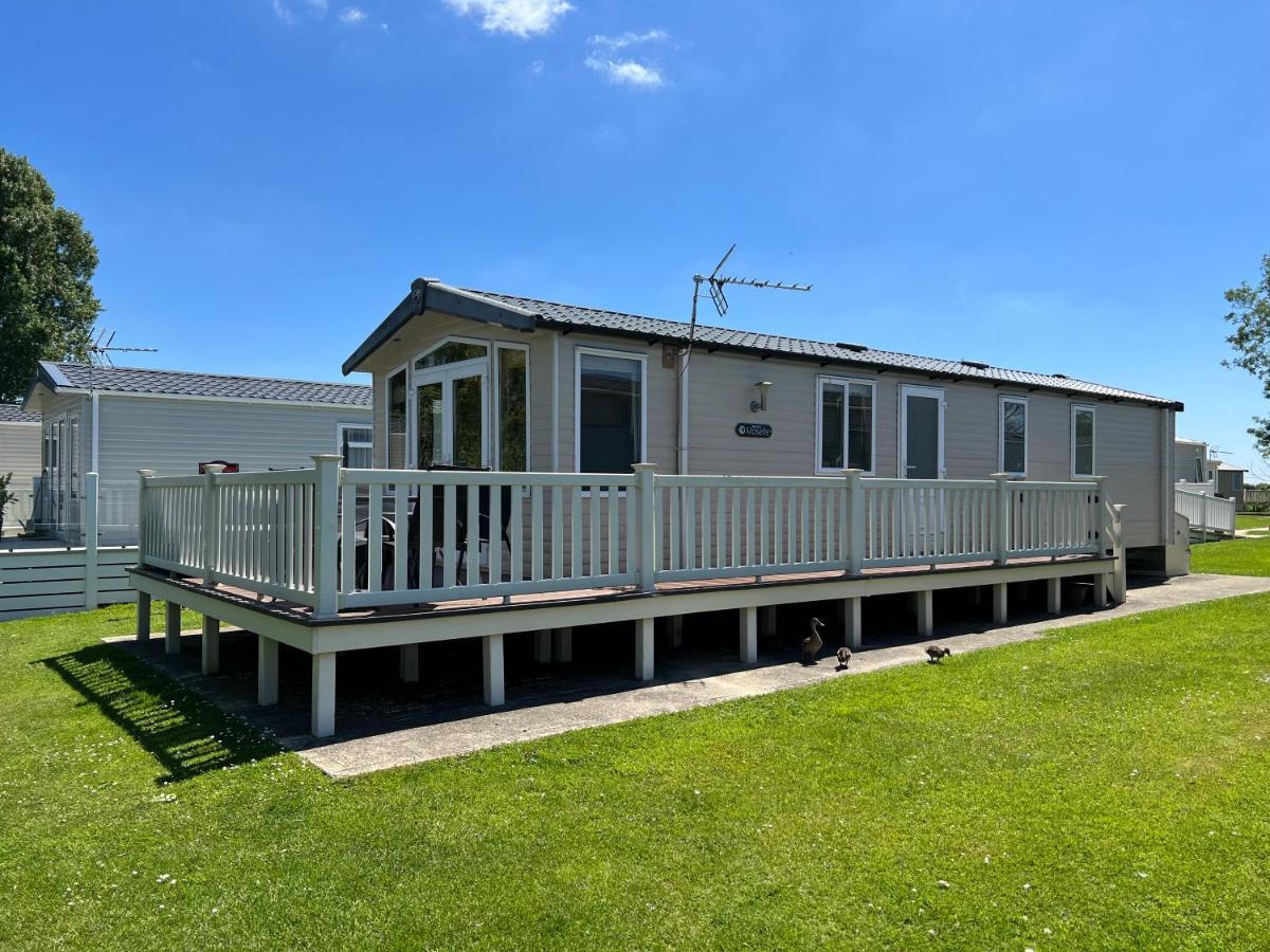 Dragonfly Lodge South Cerney Zewnętrze zdjęcie